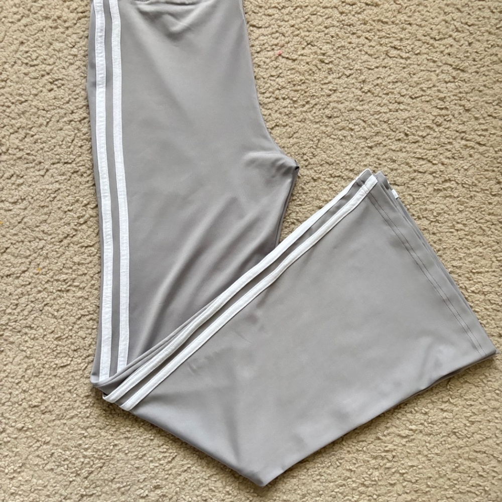 New York Active Contrast Side Stripe Flare Pants Regular Grey size medium NWOT - Picture 14 of 15